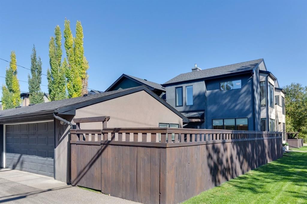 4929 21 Street SW, Calgary — photo 4 of 47