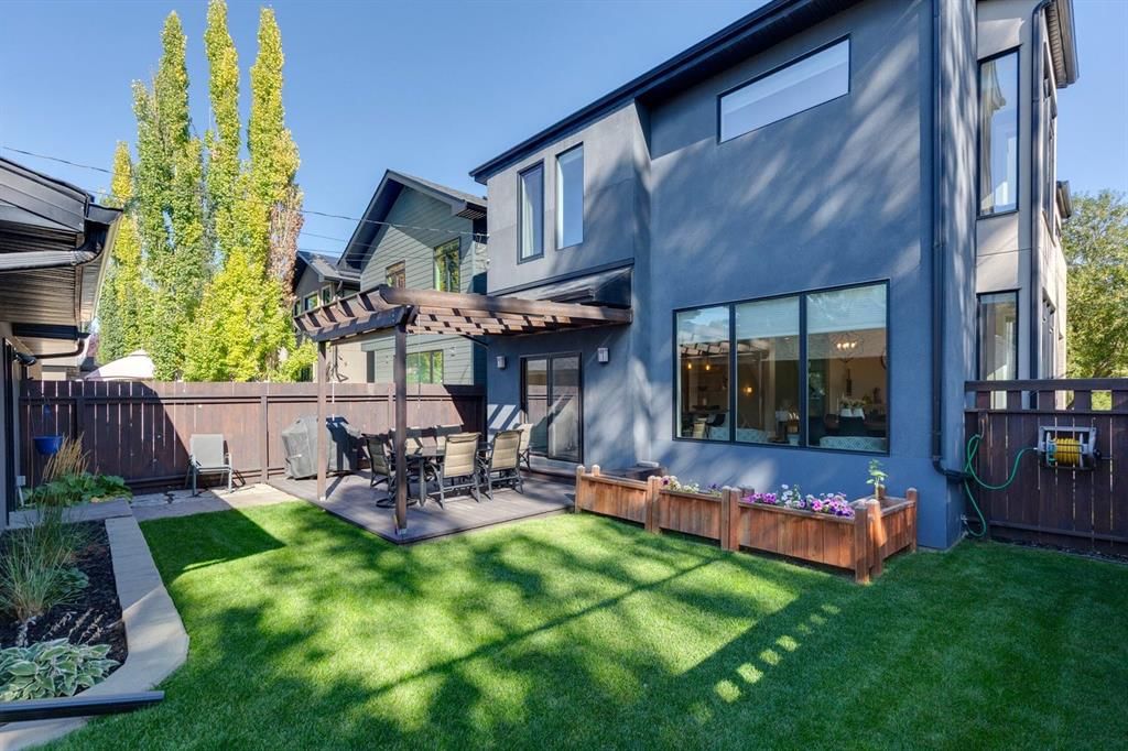 4929 21 Street SW, Calgary — photo 5 of 47