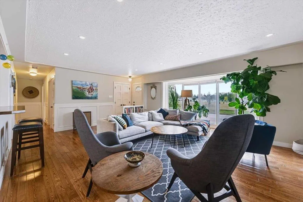 103 Grafton Drive SW, Calgary — photo 5 of 45