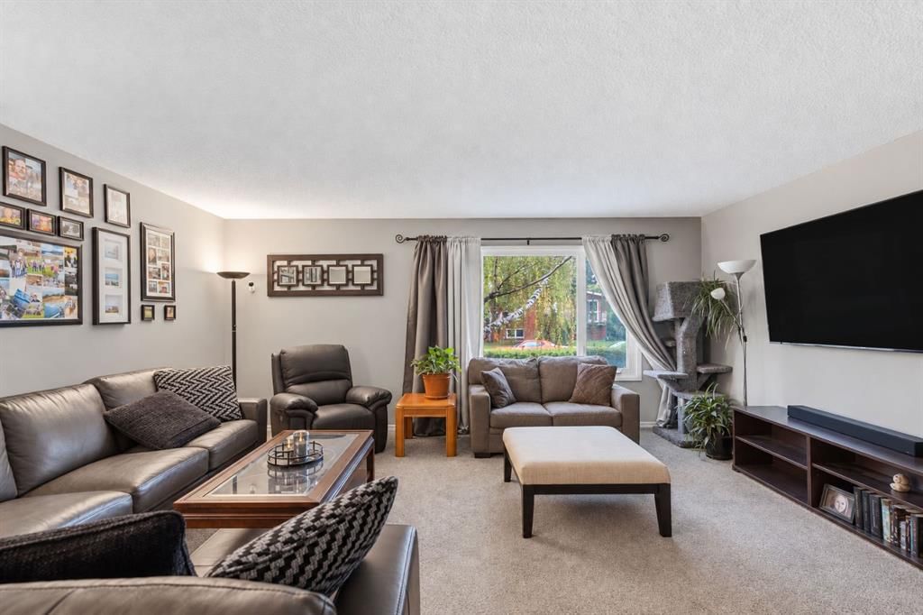 3101 41 Street SW, Calgary — photo 2 of 43