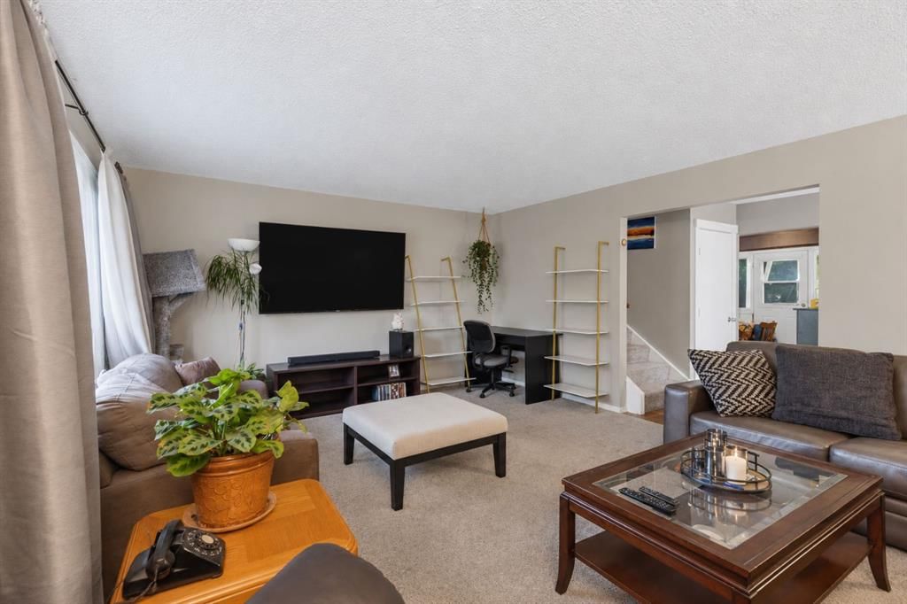 3101 41 Street SW, Calgary — photo 3 of 43