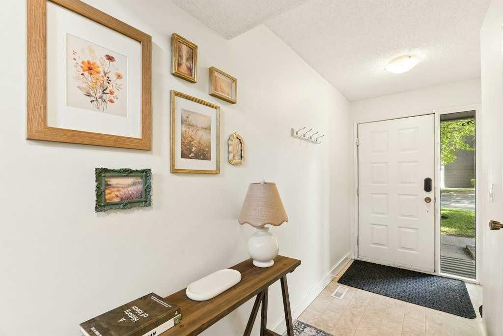 80, 23 Glamis Drive SW, Calgary — photo 2 of 41