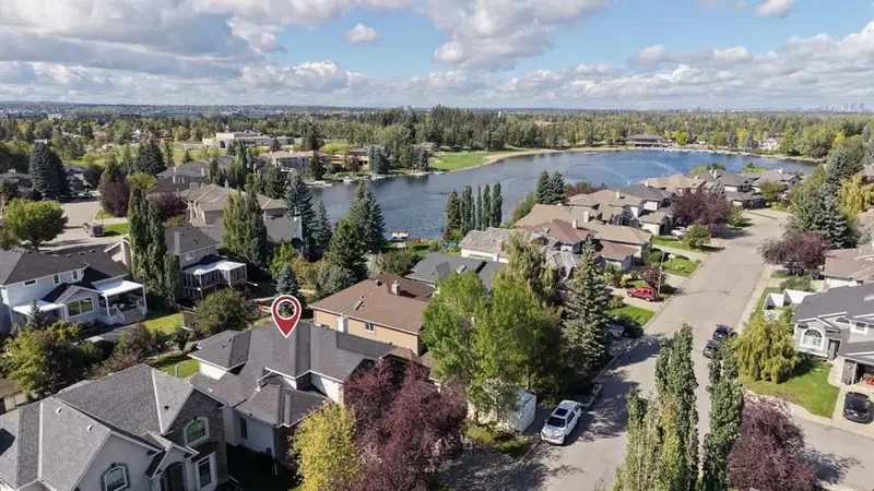 9 Sunset Way SE, Calgary — recently sold home