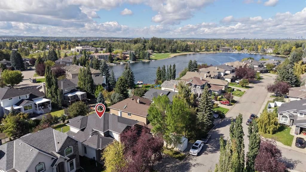 9 Sunset Way SE, Calgary — photo 3 of 50