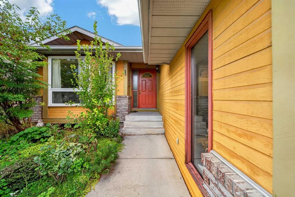 580 Sunmills Drive SE, Calgary — photo 3 of 34