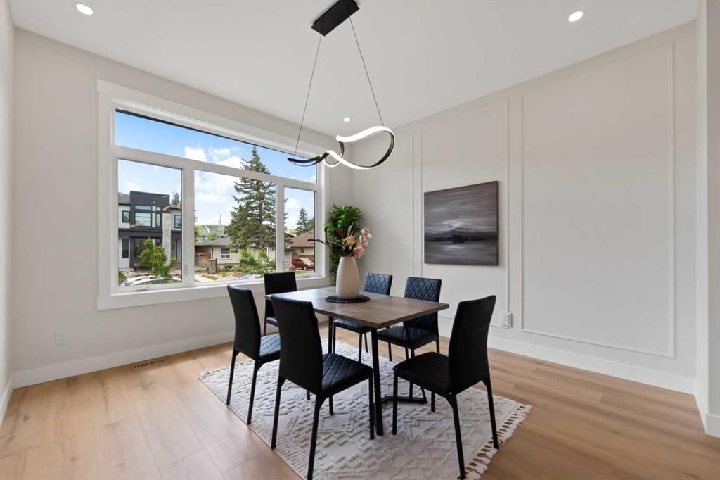 8106 47 Avenue NW, Calgary — photo 3 of 40