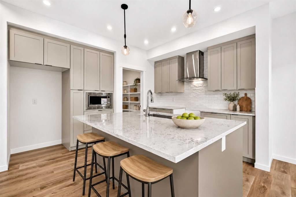 551 Mercado Avenue SE, Calgary — photo 3 of 50