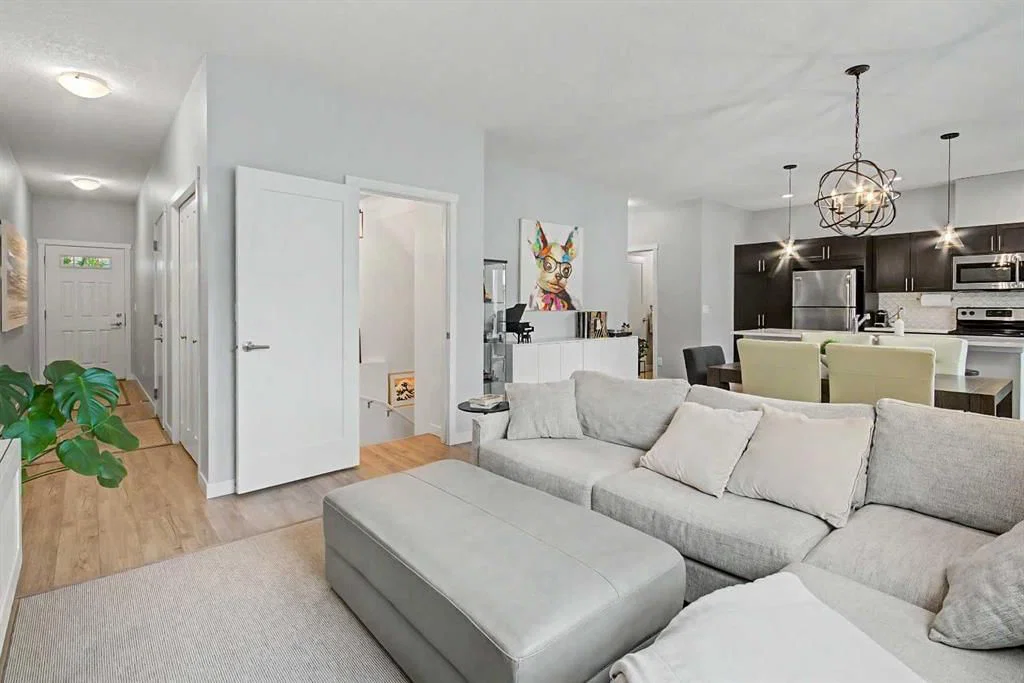 404, 428 Nolan Hill Drive NW, Calgary — photo 5 of 35