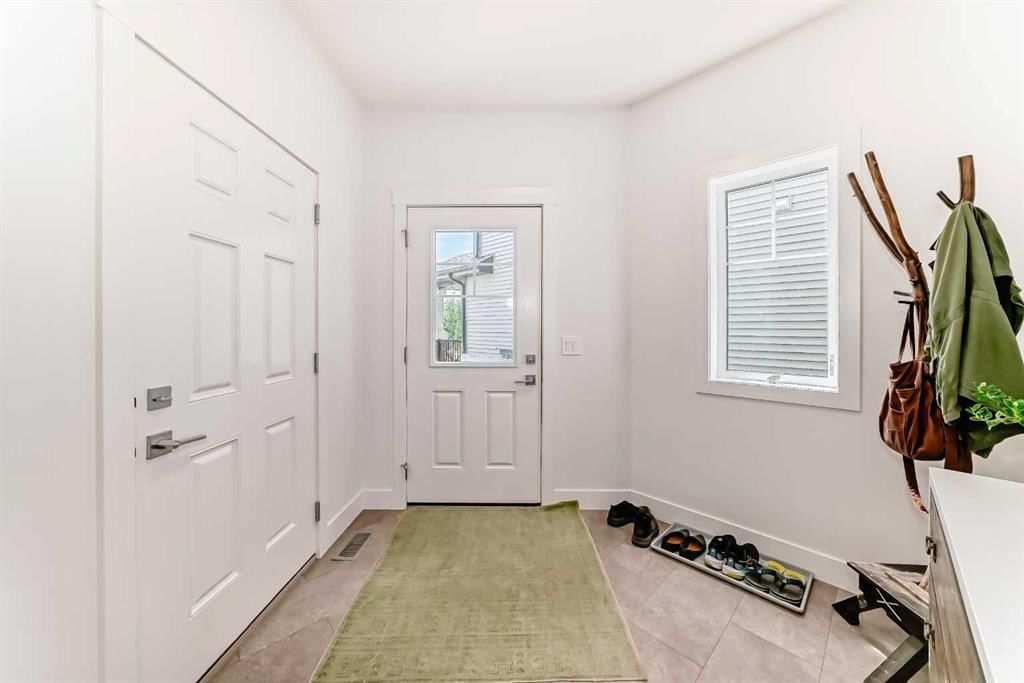 131 Heartland Street, Cochrane — photo 3 of 34