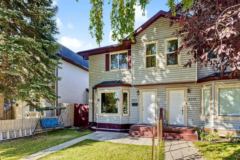 6219 18A Street SE, Calgary — photo 2 of 42