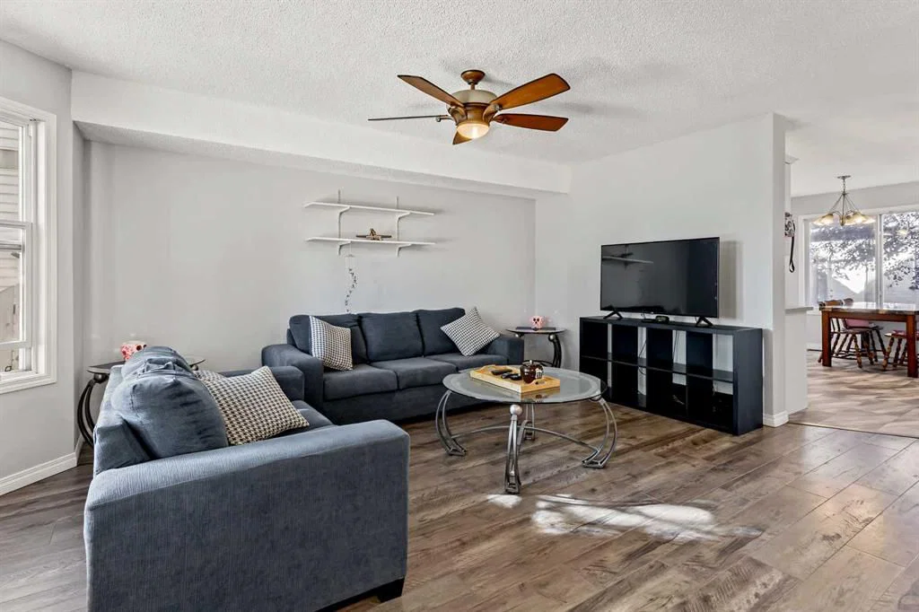 6219 18A Street SE, Calgary — photo 5 of 42