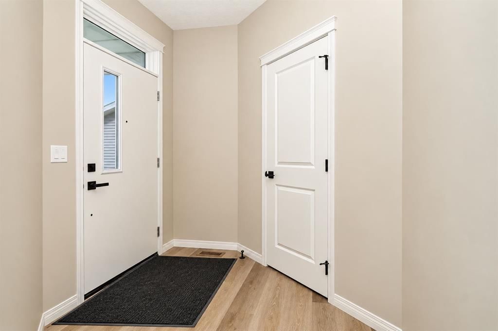 56 Corner Glen Green NE, Calgary — photo 2 of 47