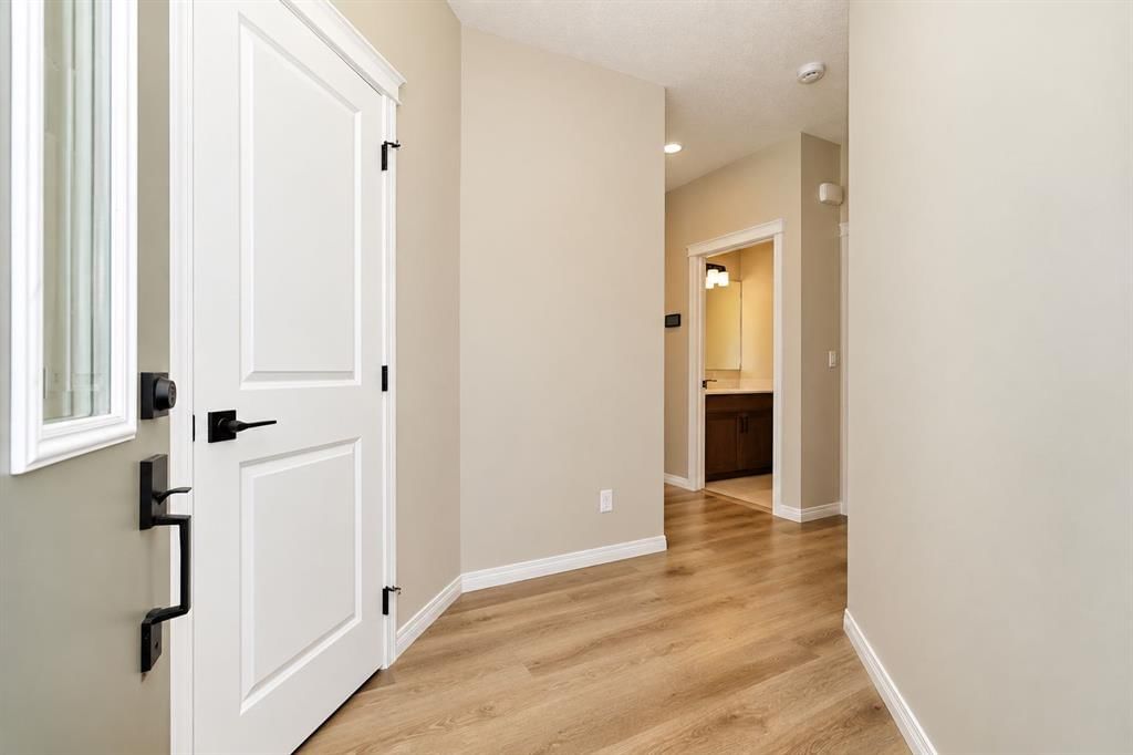 56 Corner Glen Green NE, Calgary — photo 3 of 47