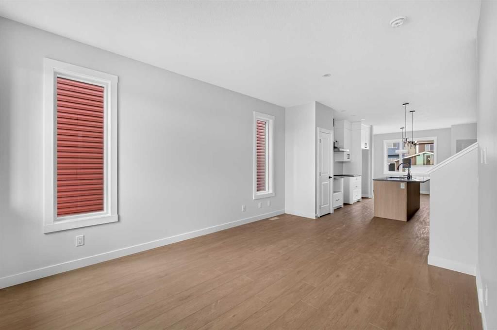 255 Lucas Gate NW, Calgary — photo 4 of 25