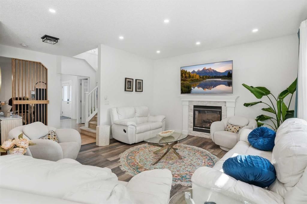 145 silverado creek Crescent SW, Calgary — photo 5 of 39