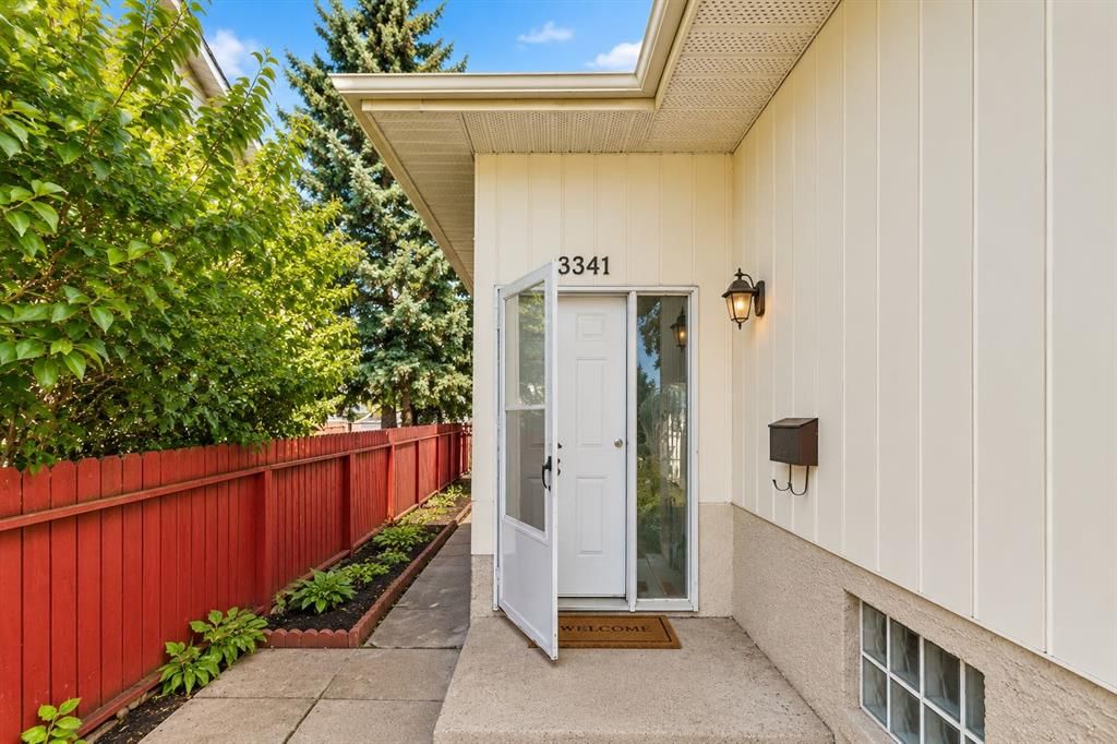 3341 Doverthorn Road SE, Calgary — photo 2 of 33