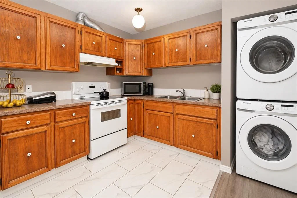 3341 Doverthorn Road SE, Calgary — photo 4 of 33