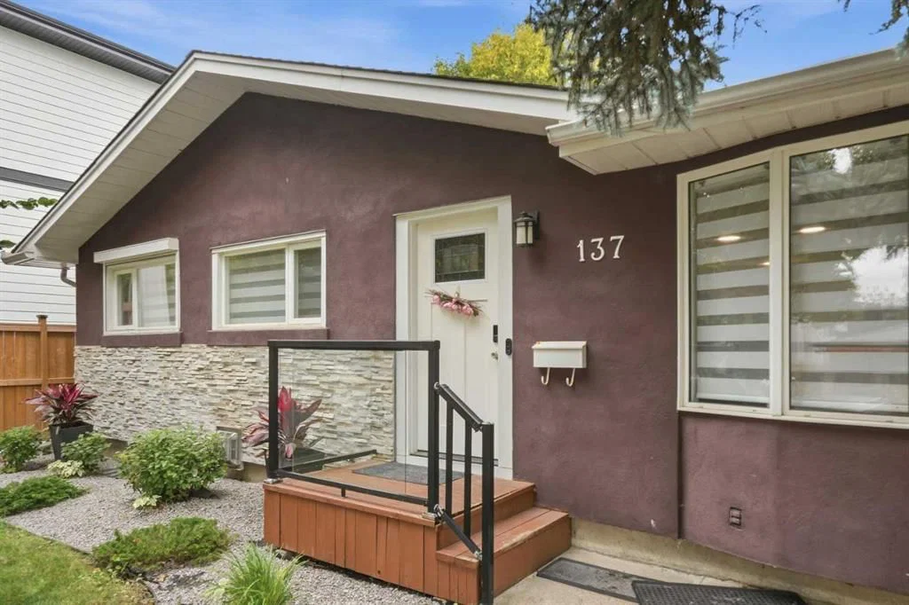 137 Lissington Drive SW, Calgary — photo 2 of 50