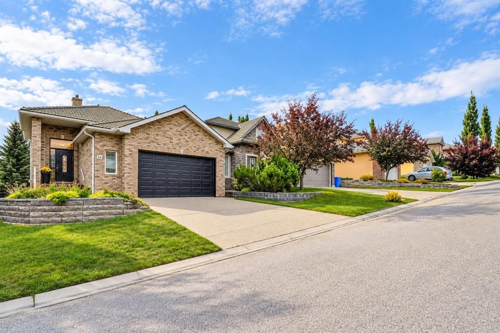 54 ROYAL CREST Way NW, Calgary — photo 2 of 34