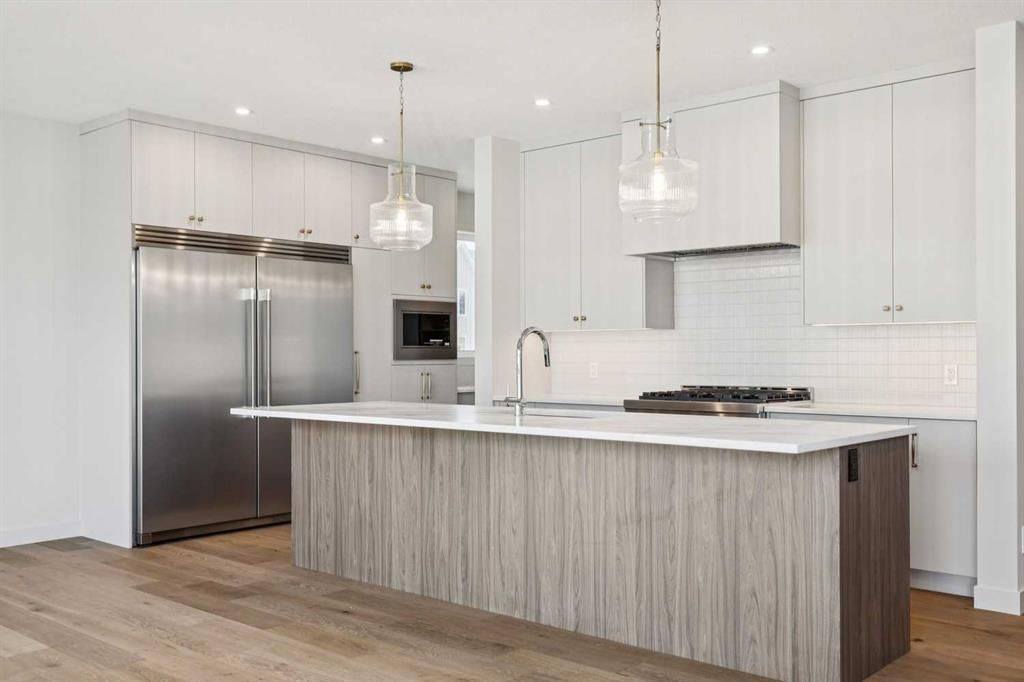 2 Rock Lake View NW, Calgary — photo 4 of 33