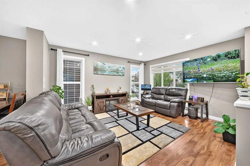 303 Saddlebrook Circle NE, Calgary — photo 5 of 50