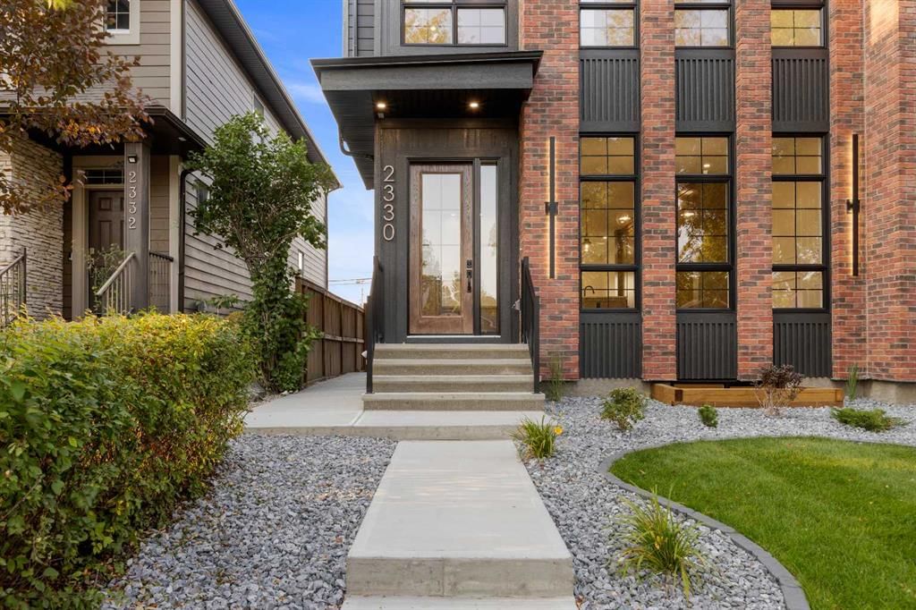 2330 54 Avenue SW, Calgary — main listing photo