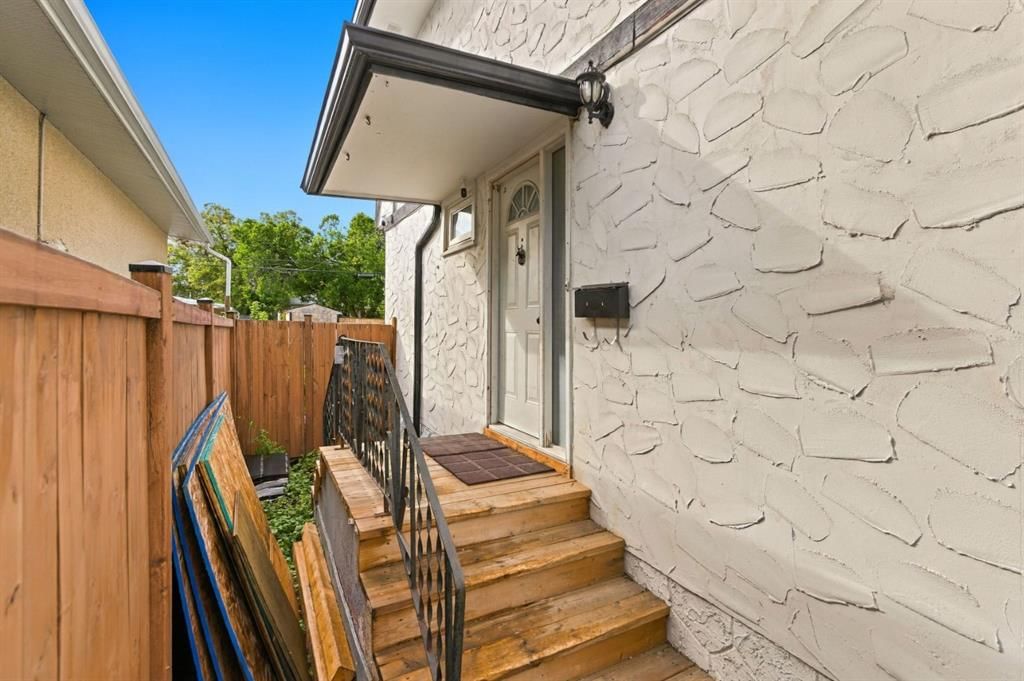 3103 41 Street SW, Calgary — photo 3 of 39