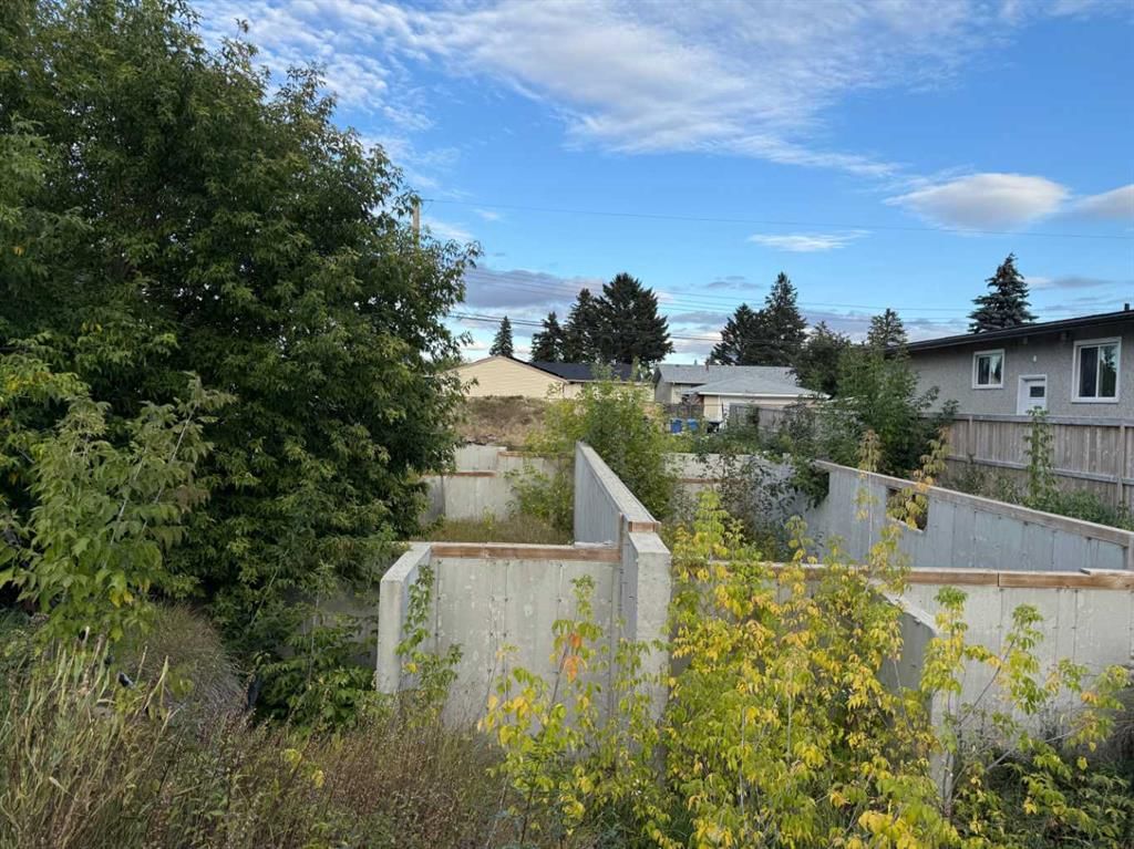 2006 42 Street SE, Calgary — main listing photo