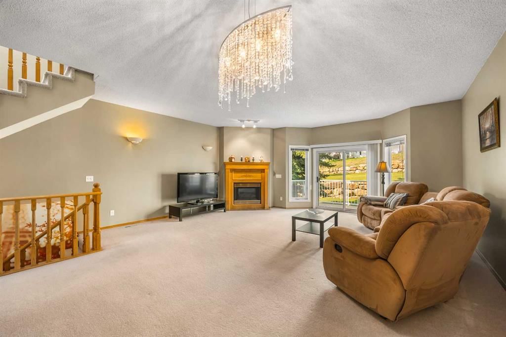36 Hamptons Link NW, Calgary — photo 4 of 38