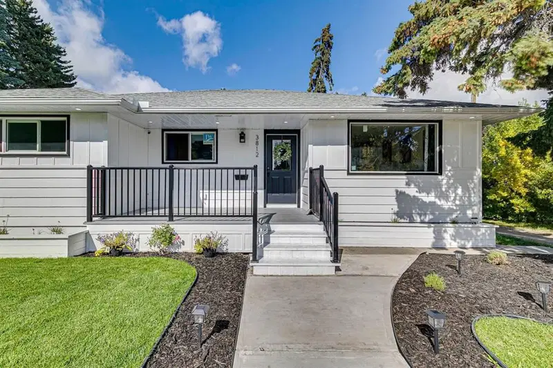 3812 3 Avenue SW, Calgary — main listing photo