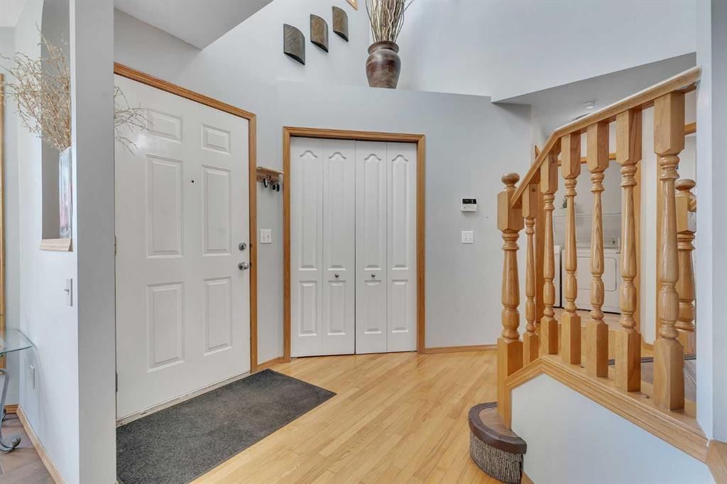 185 West Lakeview Drive, Chestermere — photo 5 of 43