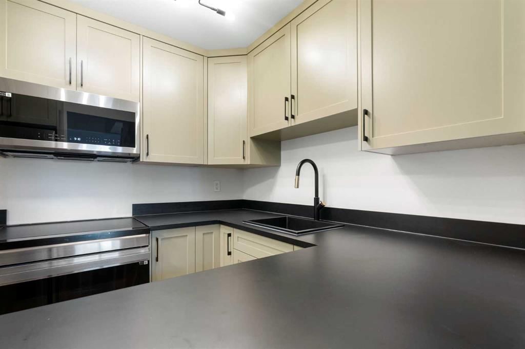 2136, 70 Glamis Drive SW, Calgary — photo 4 of 23