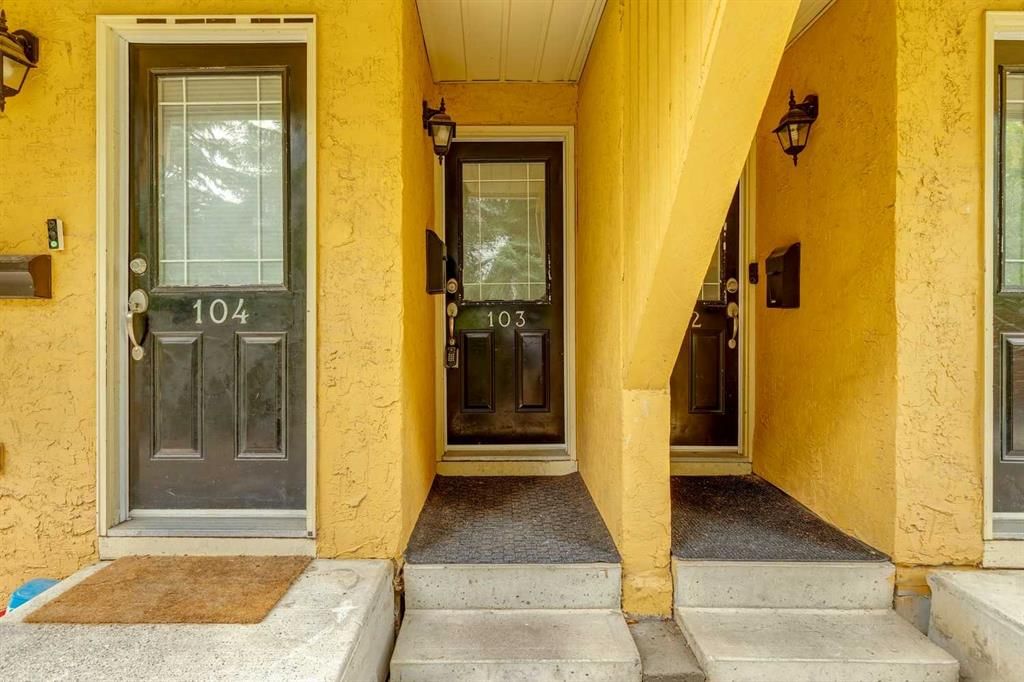 103, 2200 Woodview Drive SW, Calgary — photo 4 of 30