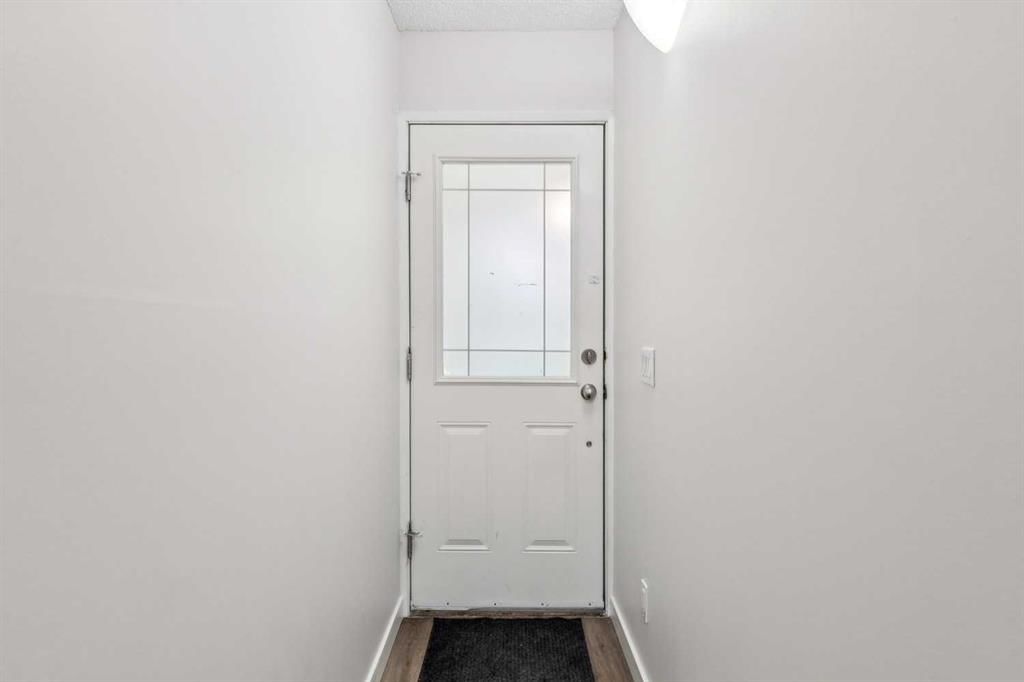 103, 2200 Woodview Drive SW, Calgary — photo 5 of 30