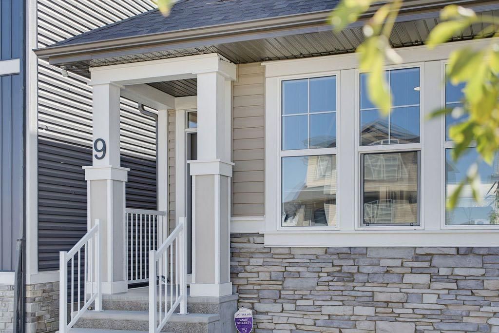9 Amblefield Passage NW, Calgary — photo 3 of 42