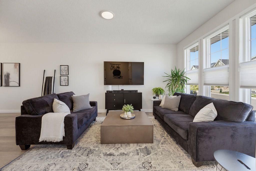 9 Amblefield Passage NW, Calgary — photo 5 of 42