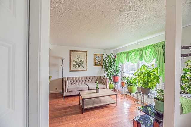 3326 Radcliffe Drive SE, Calgary — photo 5 of 39