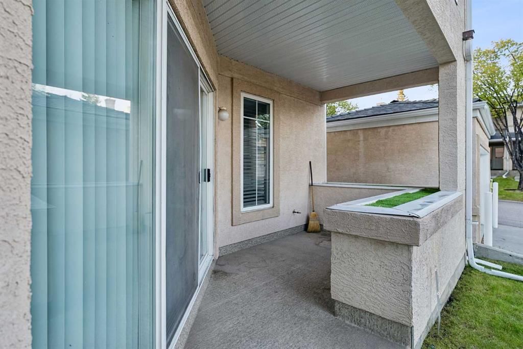 102, 108 Edgeridge Terrace NW, Calgary — photo 4 of 22