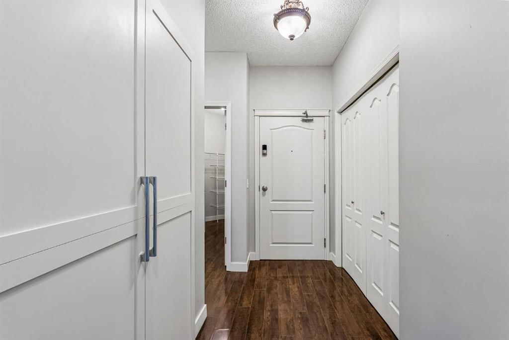102, 108 Edgeridge Terrace NW, Calgary — photo 5 of 22