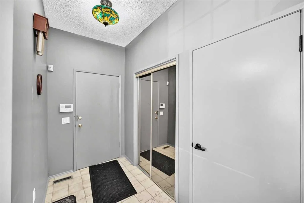 15 Maidstone Place NE, Calgary — photo 4 of 50