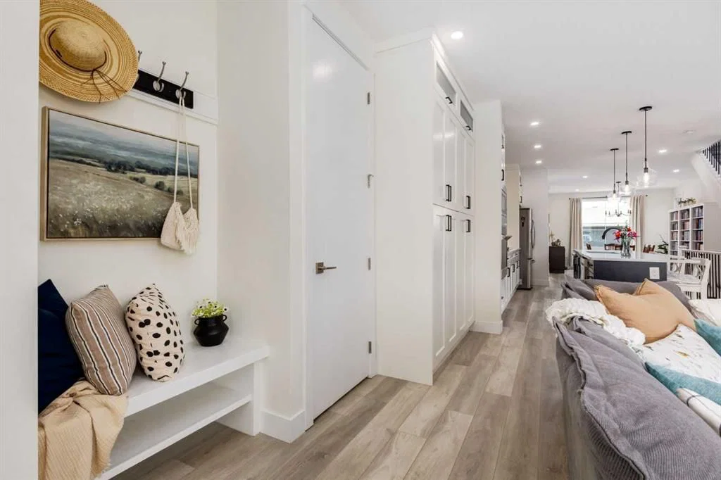 4629 72 Street NW, Calgary — photo 4 of 50