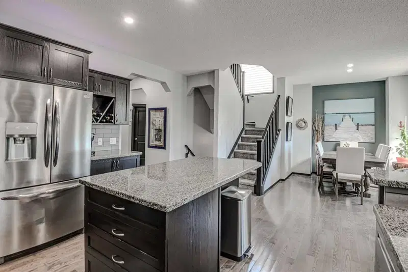 23 Cranberry Circle SE, Calgary — photo 4 of 50