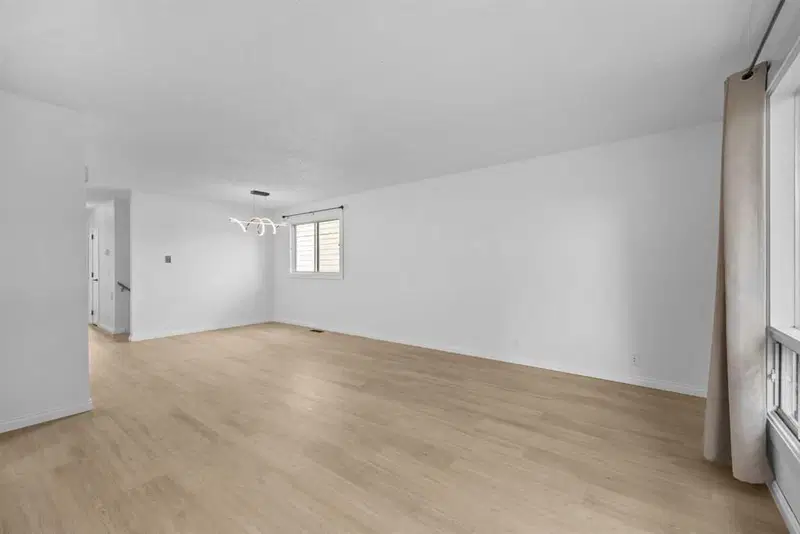 155 Sandarac Way NW, Calgary — photo 3 of 45