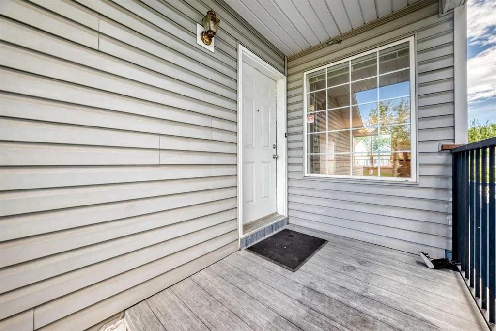 10800 Hidden Valley Drive NW, Calgary — photo 3 of 45