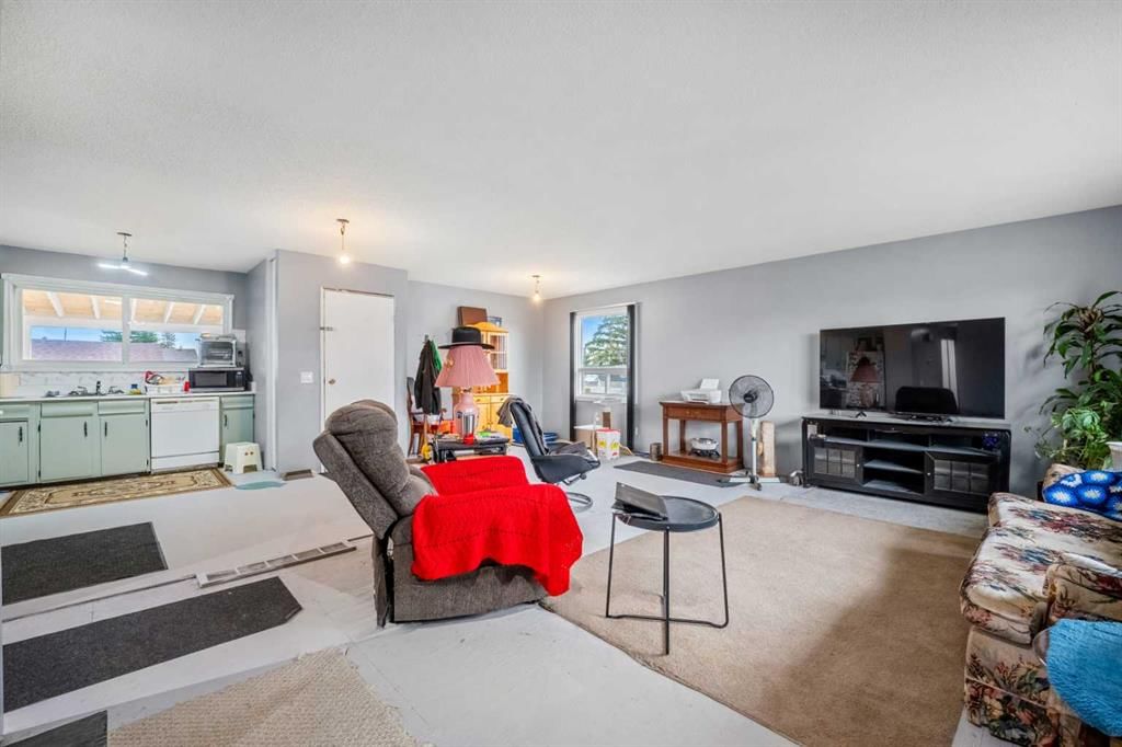 1219 68 Street NE, Calgary — photo 4 of 50