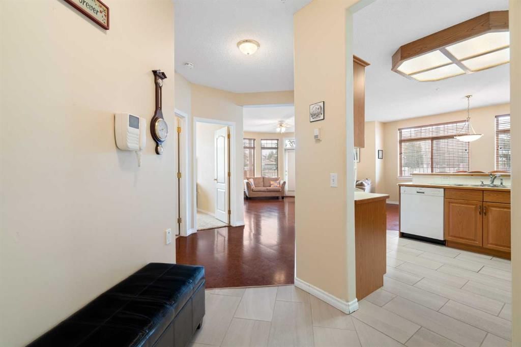 2107 Patterson View SW, Calgary — photo 3 of 46