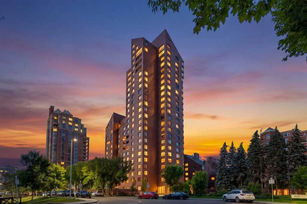 1002E, 500 Eau Claire Avenue SW, Calgary — main listing photo