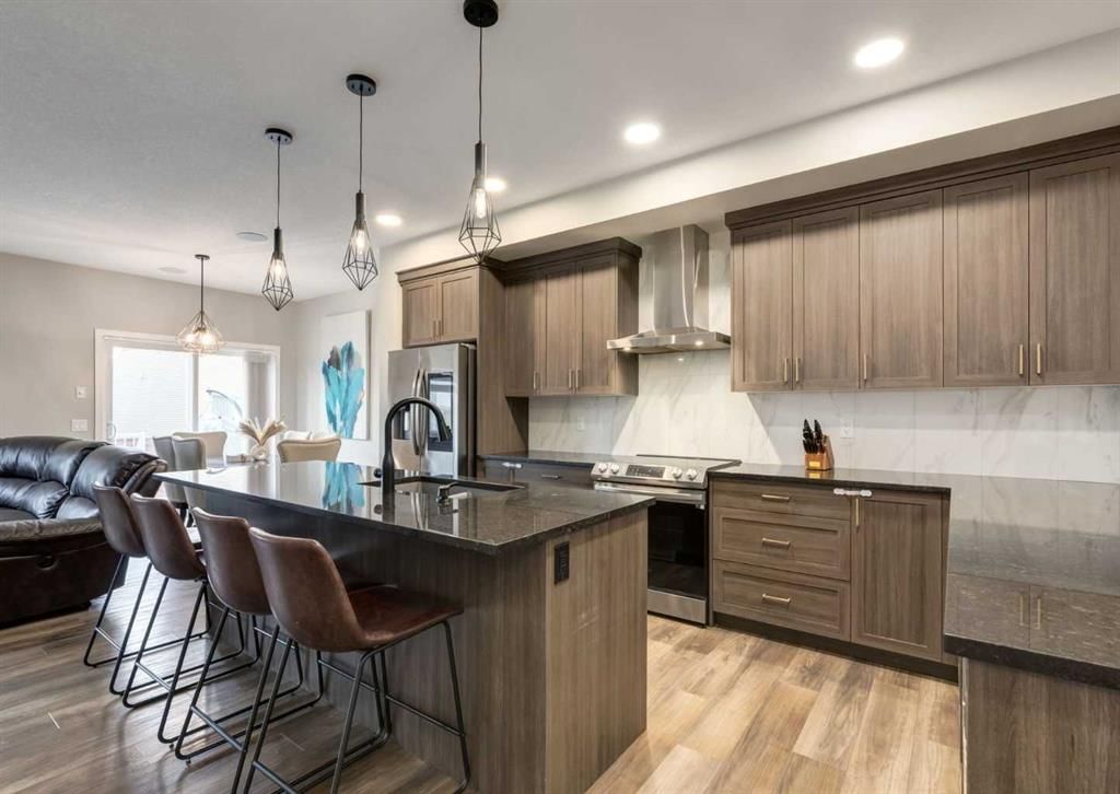 658 Creekmill Court SW, Airdrie — photo 2 of 50