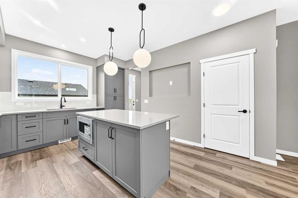 148 Sawgrass Gate NW, Airdrie — photo 4 of 35