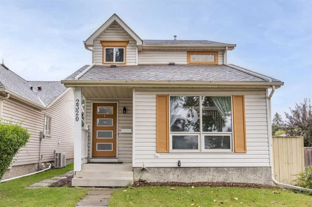 2320 woodview Drive SW, Calgary — main listing photo